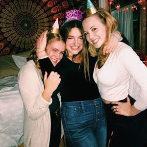 Meet your Posher, Ella